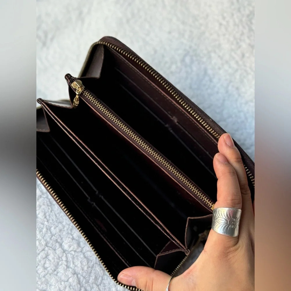 AUTHENTIC Burgundy Vernis Zippy Louis Vuitton Wallet - Picture 5 of 16